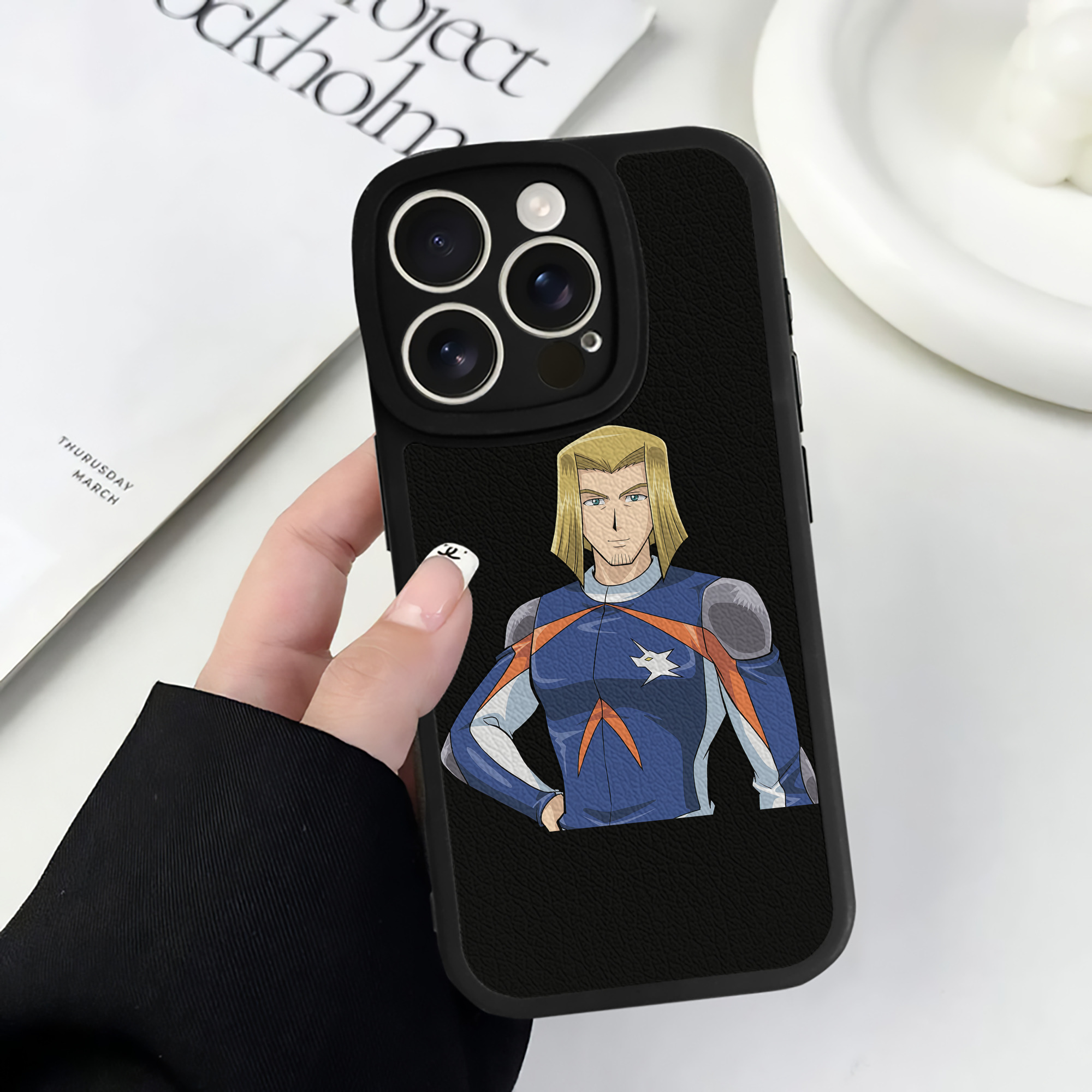 遊☆戯☆王 Yu-Gi-Oh! 【iPhone 16シリーズ対応】シリコンスマホケース（レザー調） 材質：シリコン